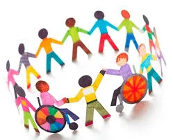 Cercle de personnes inclusif, personnes valides et en fauteuil roulant